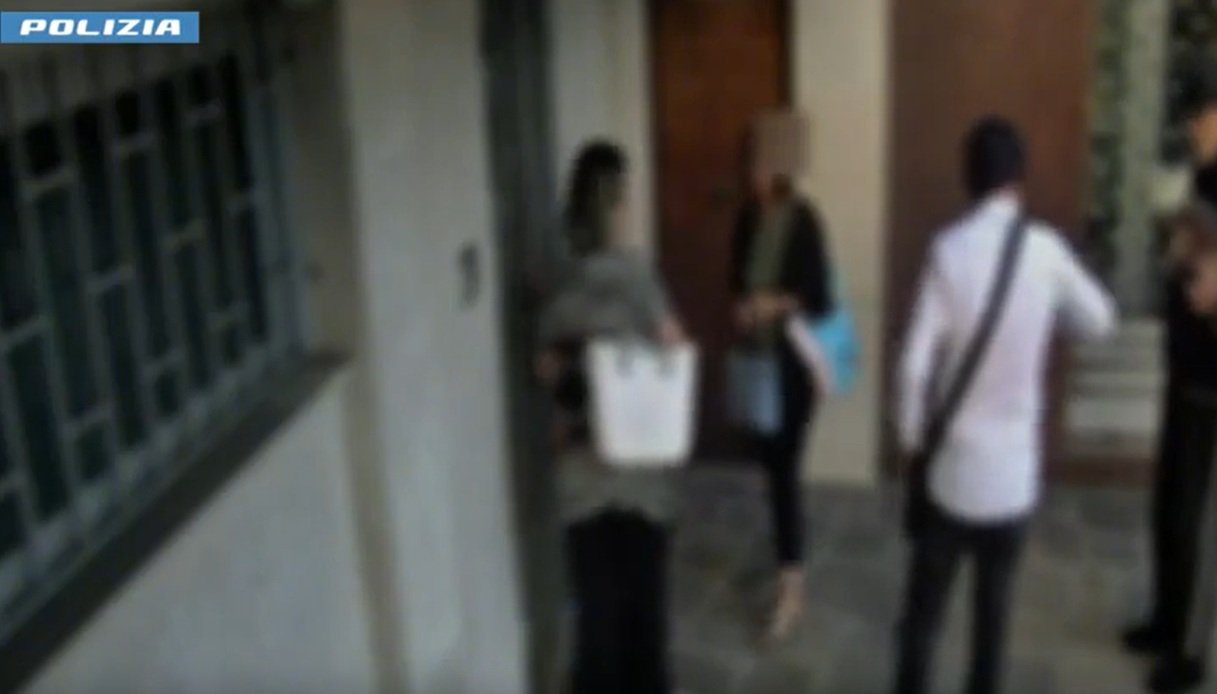 Rapine a Roma, due uomini arrestati per travestimenti e rapine a Poste