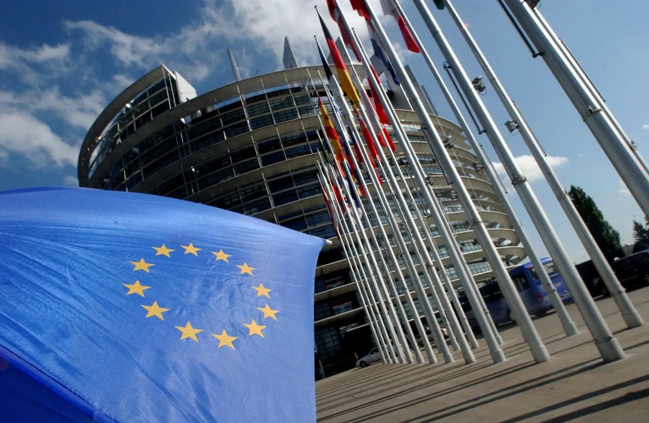 Plenaria del Parlamento europeo a Strasburgo: dibattiti su sicurezza, difesa e relazioni internazionali