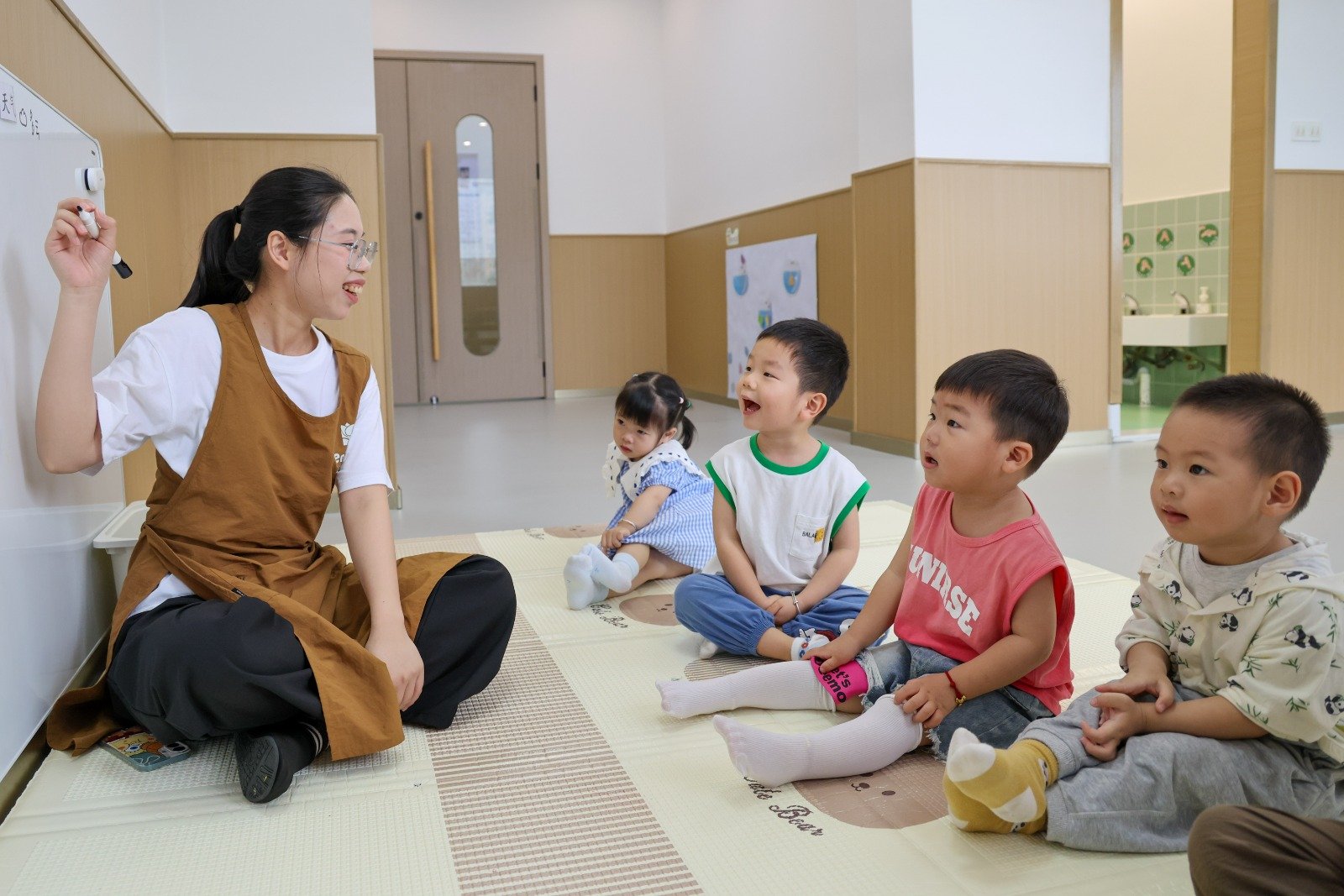 Cina: nuove politiche per sostenere la natalità e ridurre i costi per le famiglie
