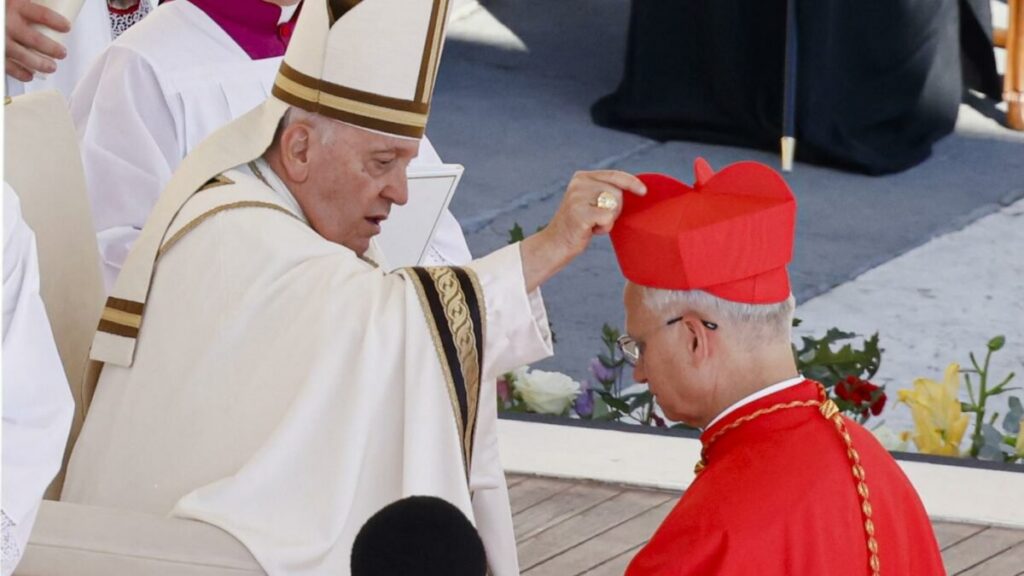 Papa Leone XIV revoca tagli di stipendi, donatori USA tornano a sostenerlo