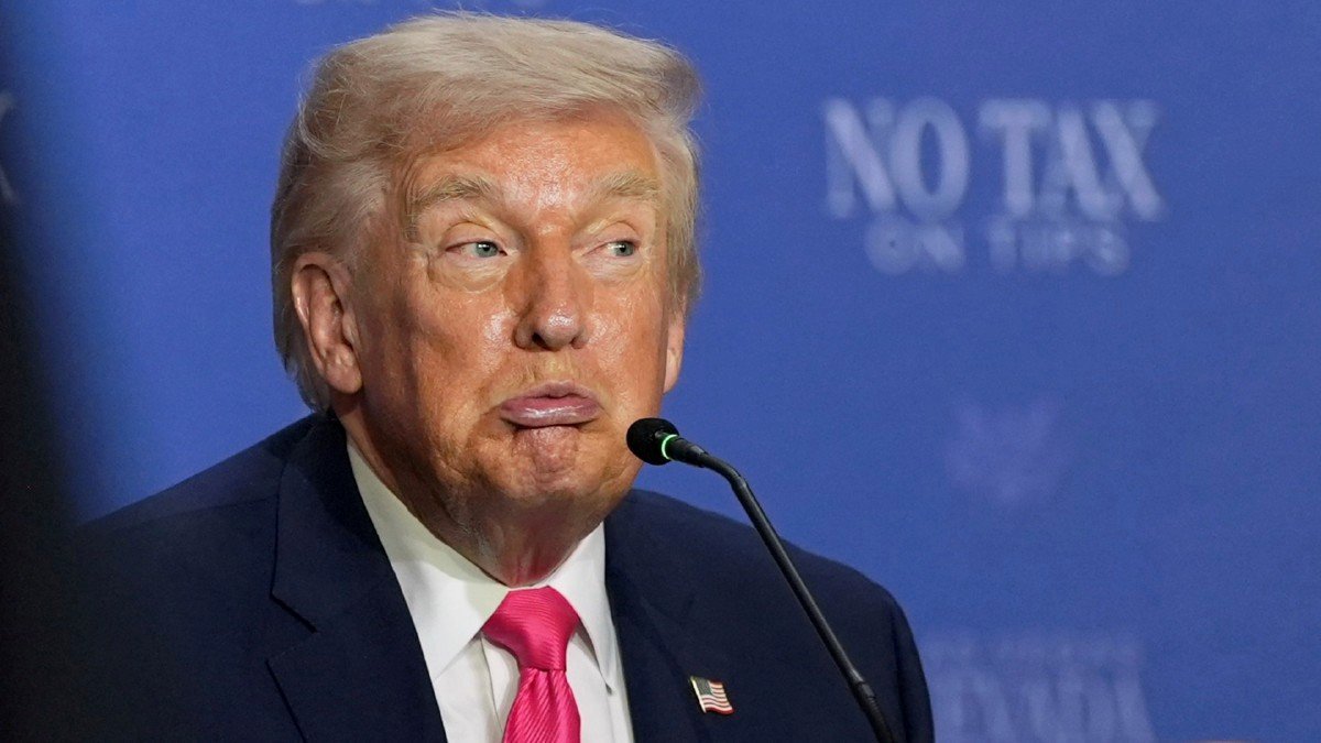 Trump espelle Cnn, Politico e MsNow dalla Casa Bianca: “Altri media falsi saranno esclusi”