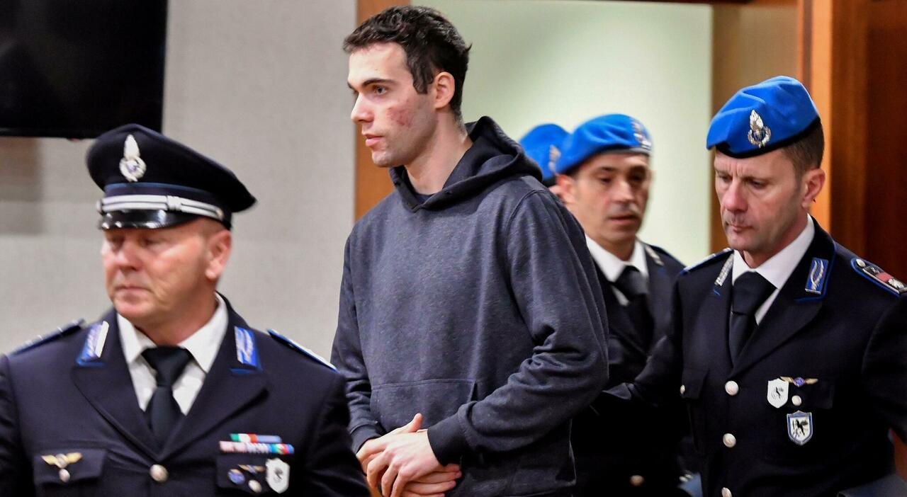 Filippo Turetta, l’aggressore che ha picchiato l’assassino di Giulia Cecchettin per averlo «venduto agli agenti»