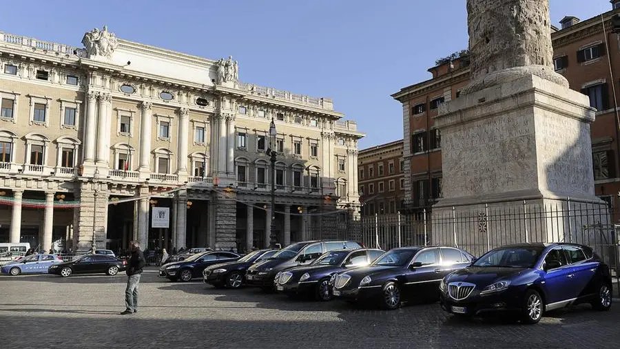 L’aumento delle auto blu: dati in crescita sotto il governo Meloni