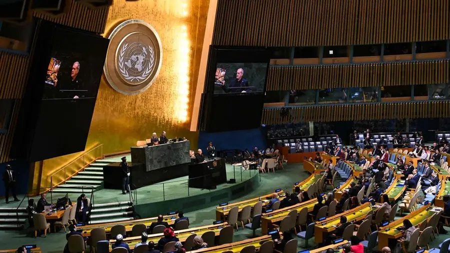 Cina invia 1.300 carichi di componenti per droni e missili all’Iran. Costa e Pezeshkian si incontrano all’ONU