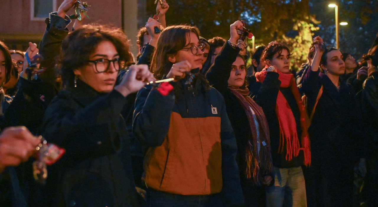 Giulia Cecchettin, il ricordo a due anni dalla morte: fiori, foto e lotta contro la violenza di genere