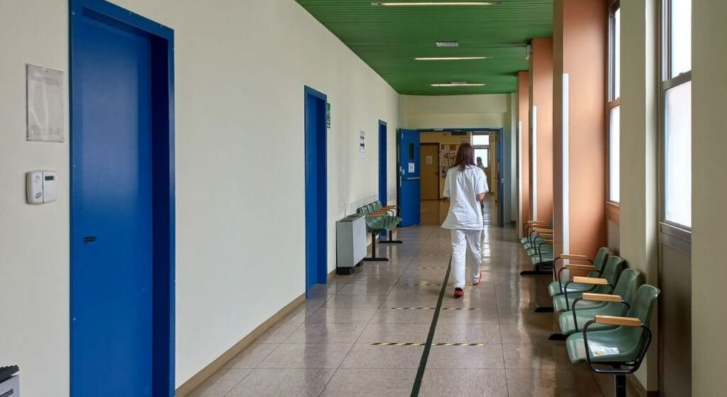 Bimbo di un anno morto al pronto soccorso, babysitter 21enne indagata per omicidio colposo